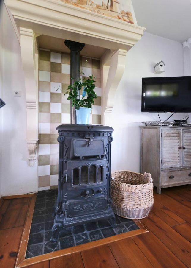 Idyllisch En Knus Huisje Met Prachtige Veranda. Oterleek المظهر الخارجي الصورة